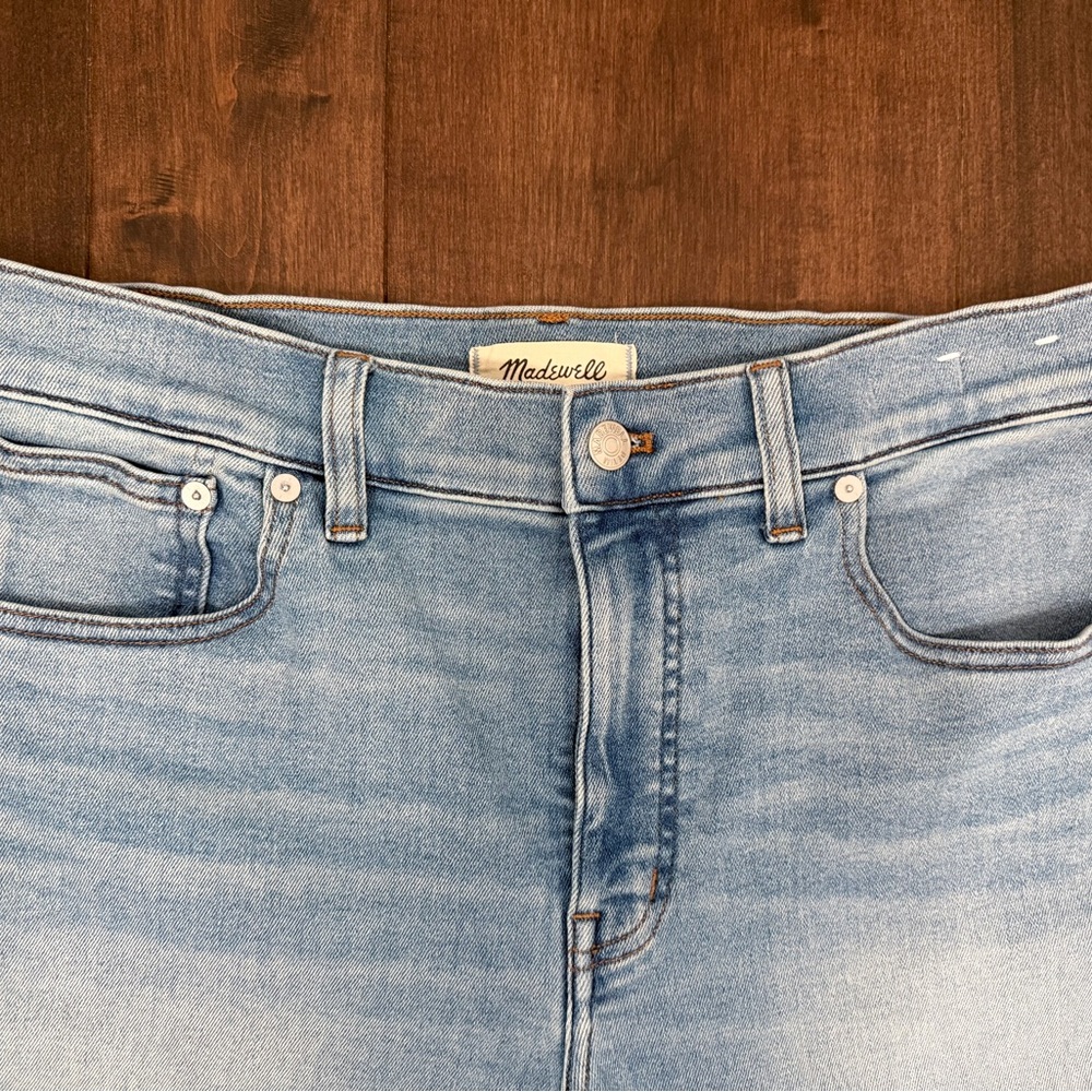 Madewell Mid-Rise Kick Out Jeans Size 30 Light Wash Raw Hem Ankle - Picture 4 of 15